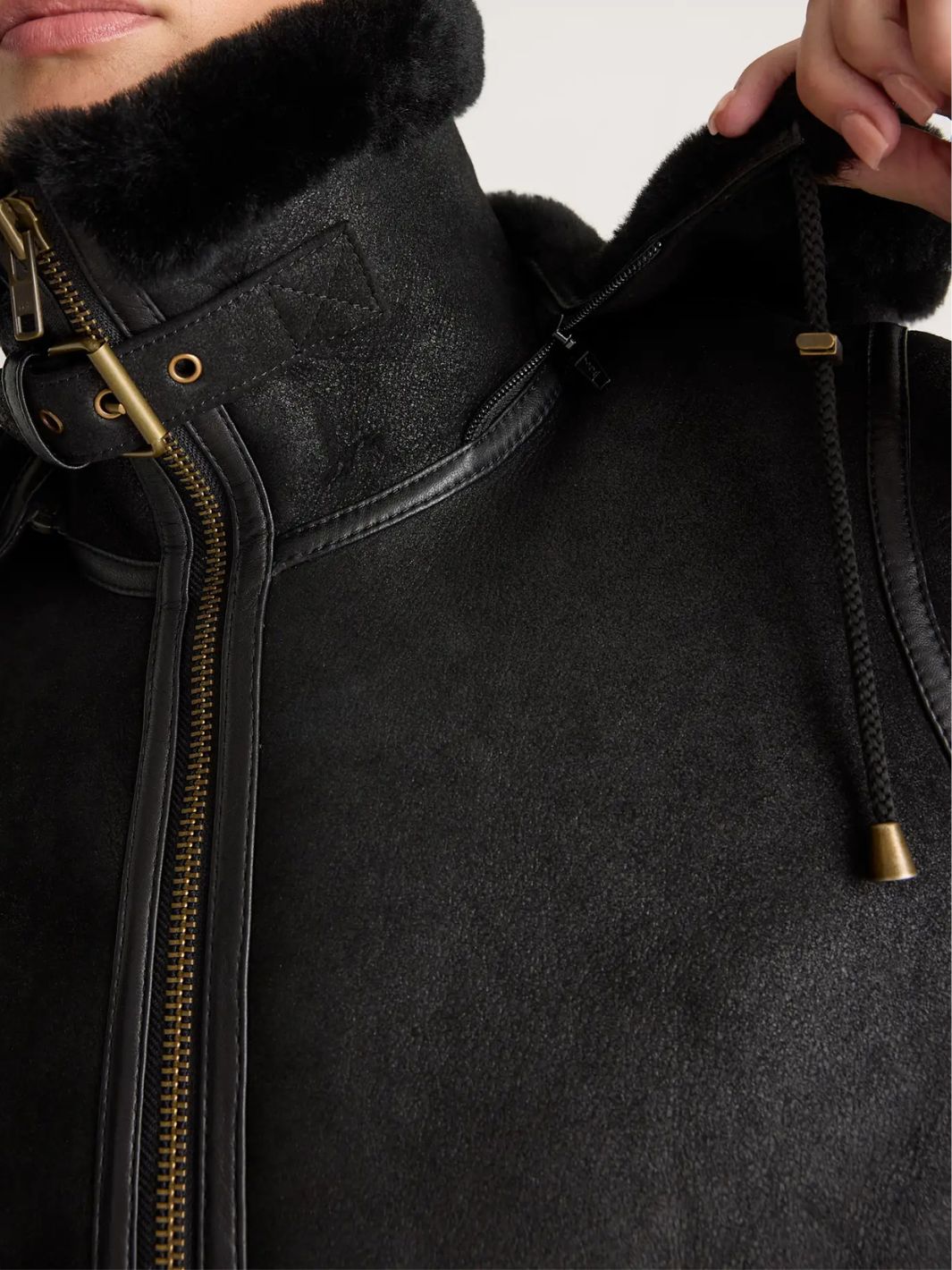 Shearling-Bomberjacke mit abnehmbarer Kapuze