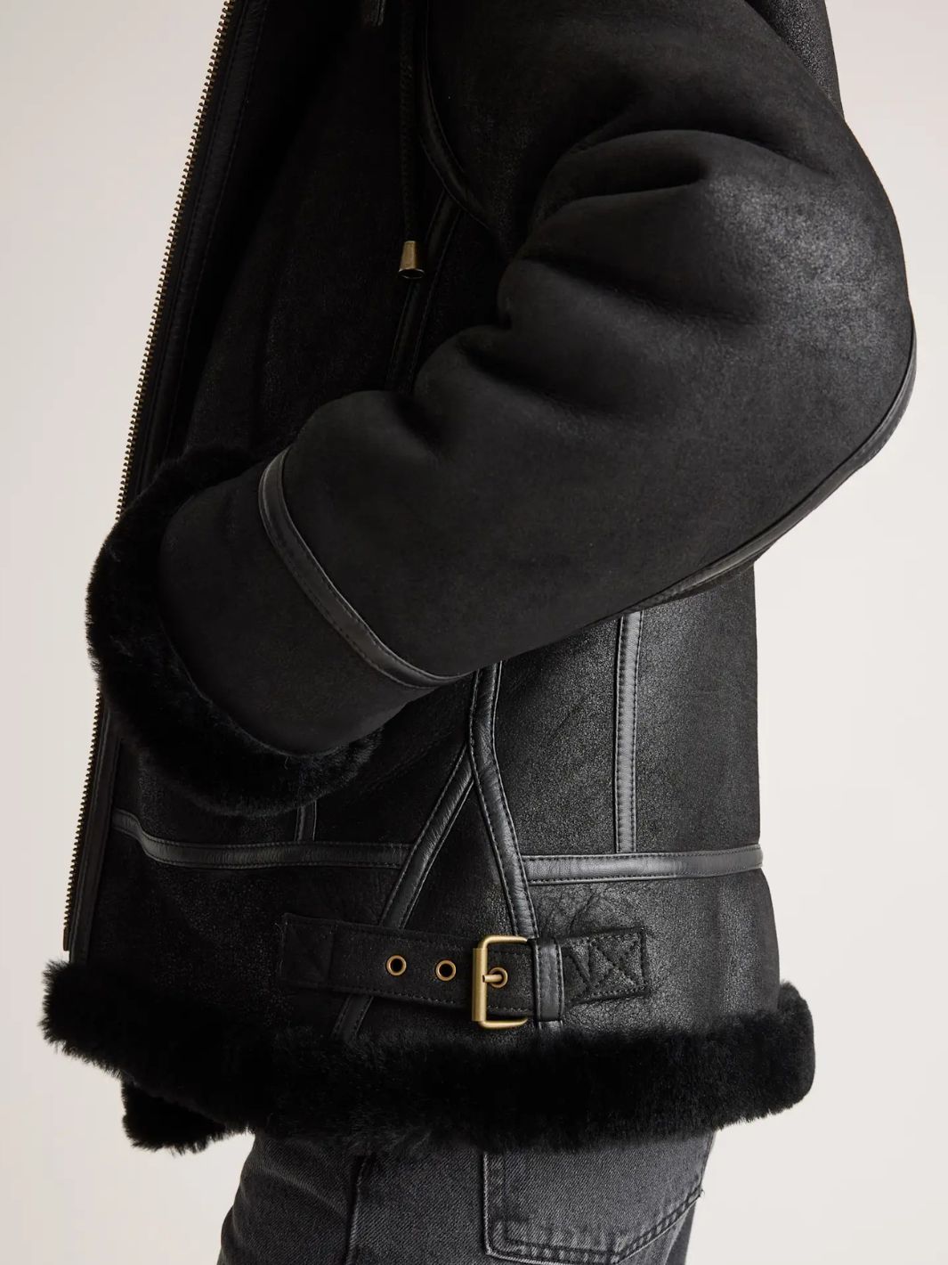 Shearling-Bomberjacke mit abnehmbarer Kapuze